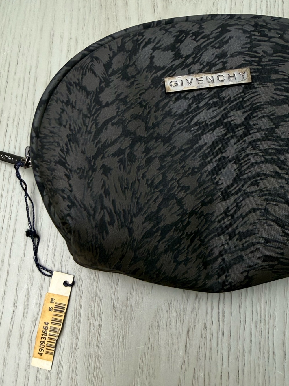 NWT Givenchy small Black Textured Round Makeup Pouch - Picture 2 of 6